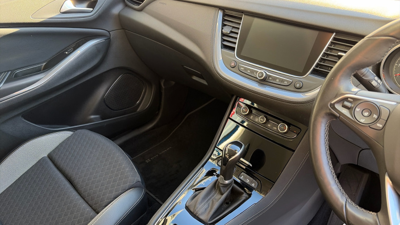 Vauxhall Grandland X 1.2 Turbo SRi Nav 5dr Auto Petrol Hatchback